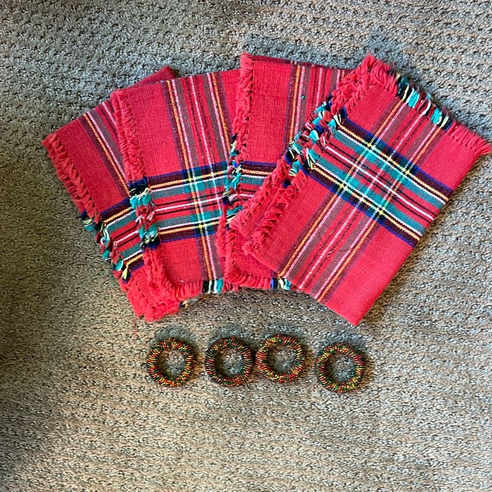 Holiday Vintage Napkins & Beaded Napkin Rings